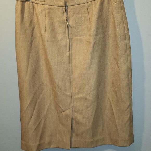 Levine Suit  - Picture 7 of 7